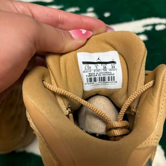 Size 5.5 - Air Jordan Retro 13 Wheat 414571-705 - Picture 8 of 8